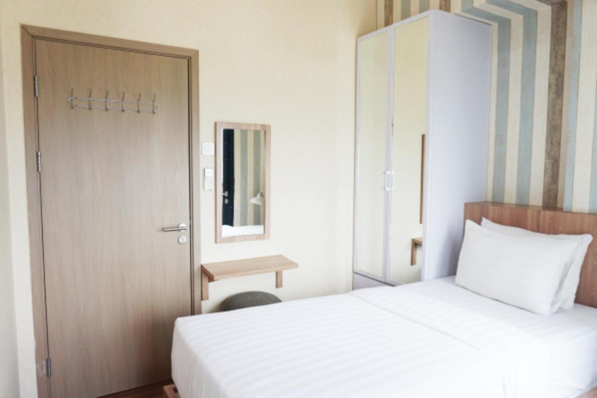Cordova Suites Semarang Extérieur photo