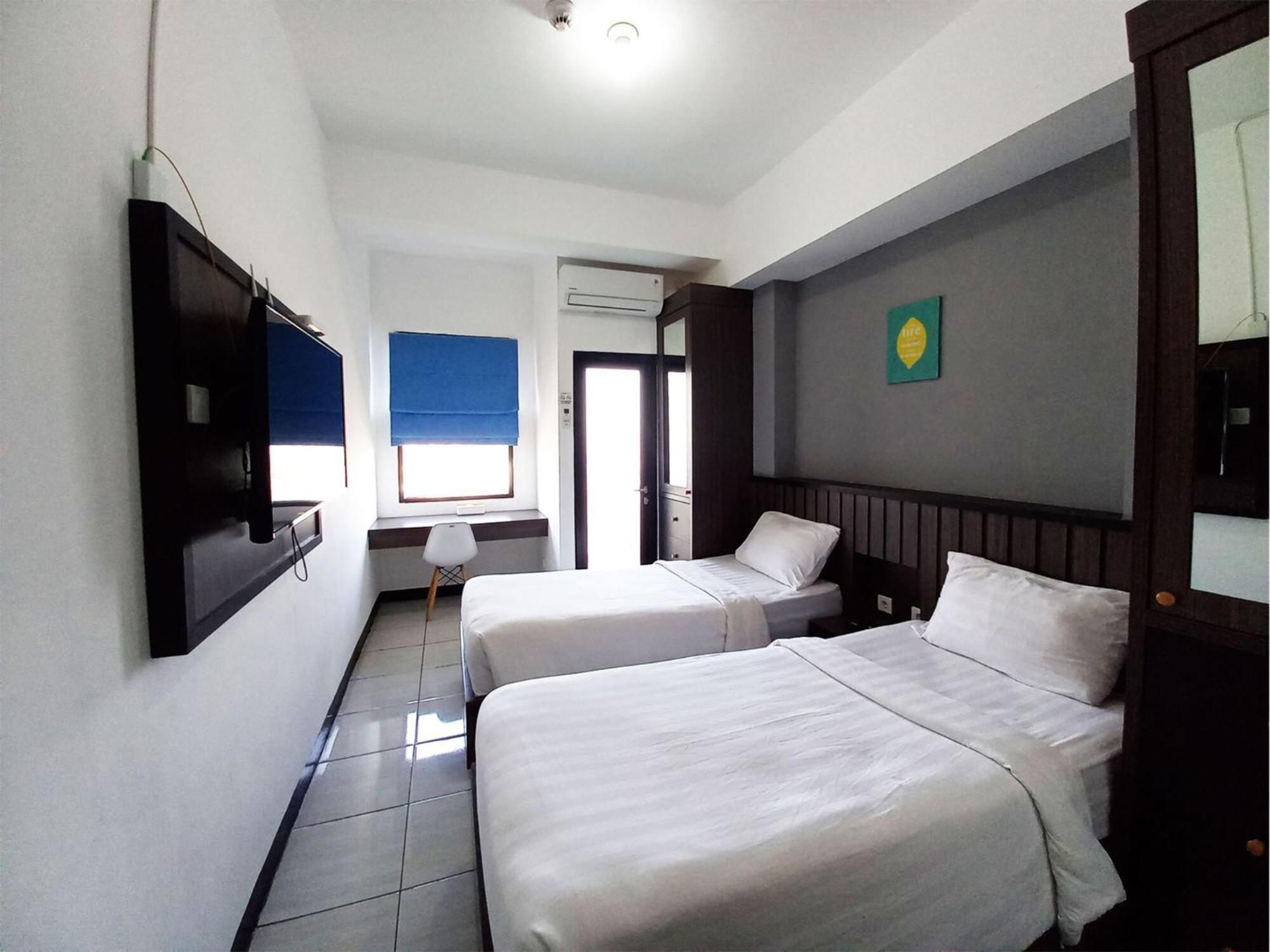 Cordova Suites Semarang Extérieur photo