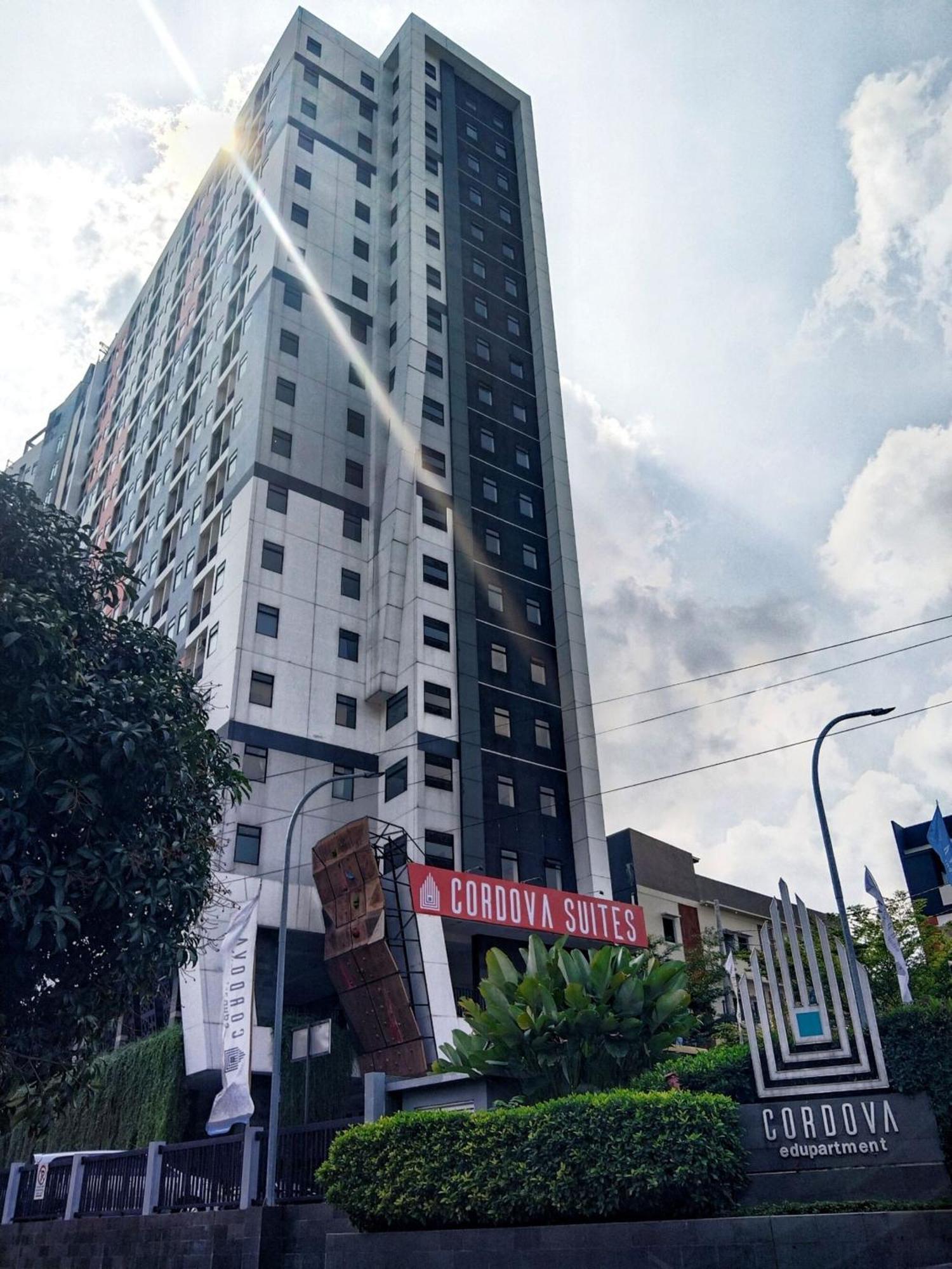 Cordova Suites Semarang Extérieur photo