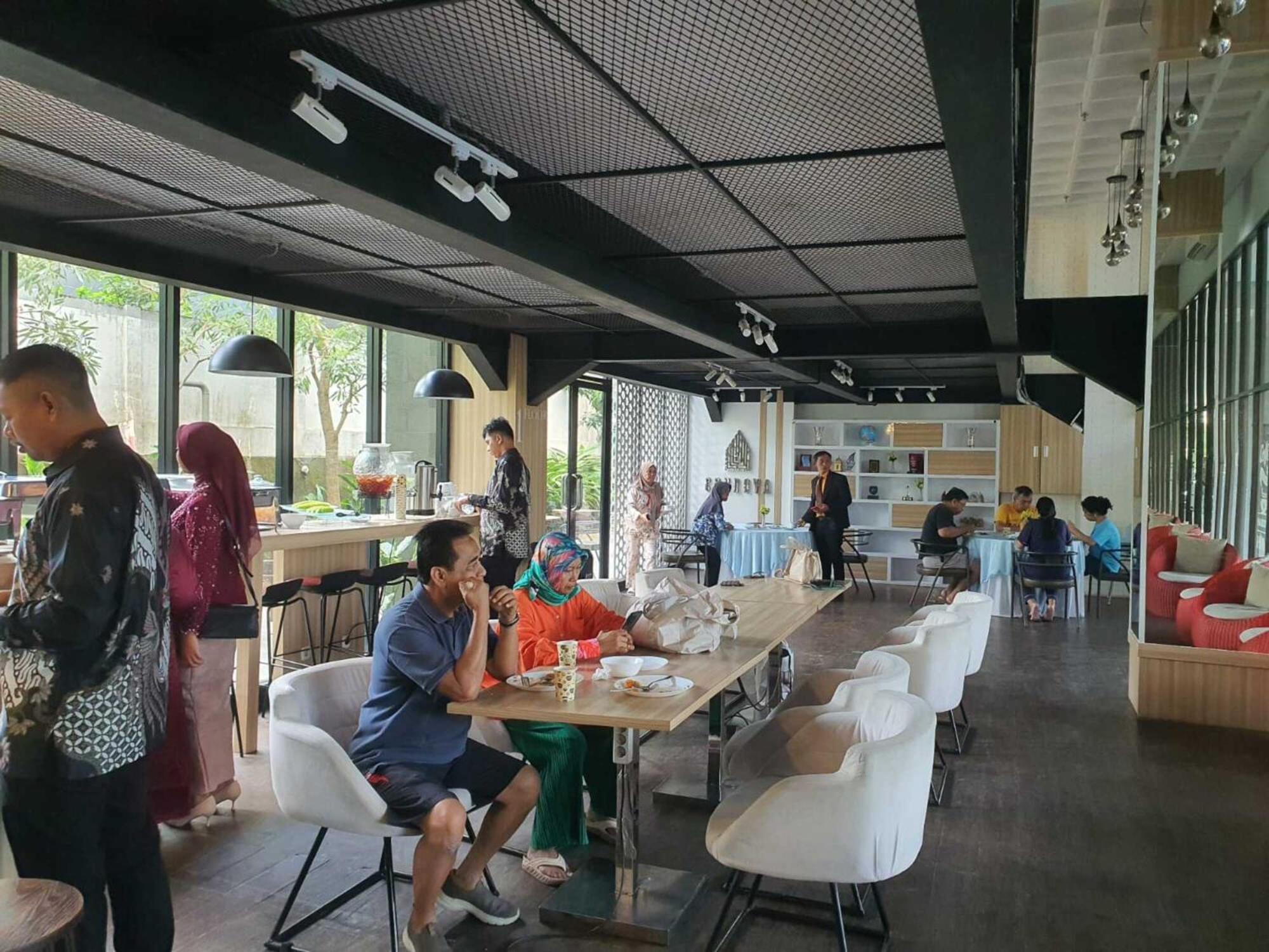 Cordova Suites Semarang Extérieur photo