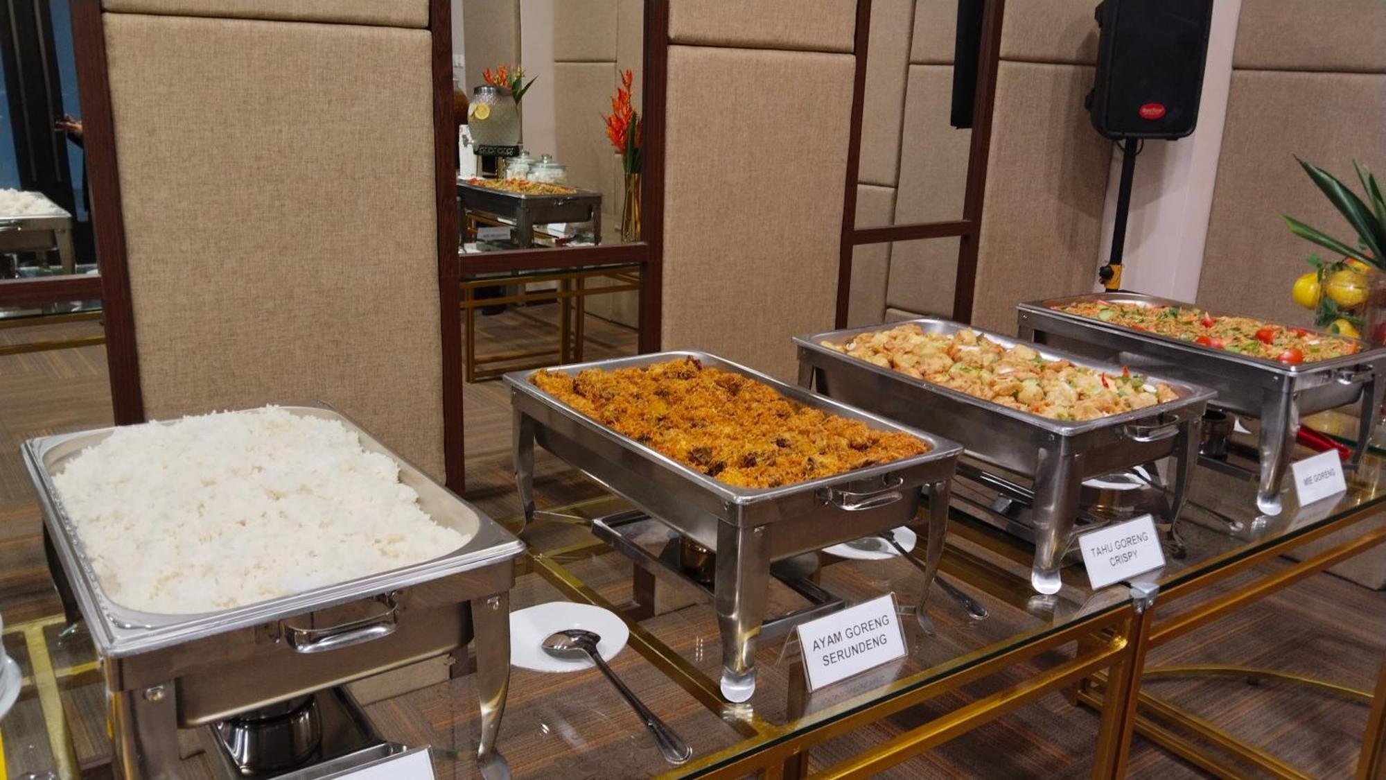 Cordova Suites Semarang Extérieur photo
